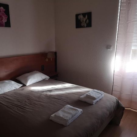 Hotel Castel D'Olmes Tabre Bagian luar foto