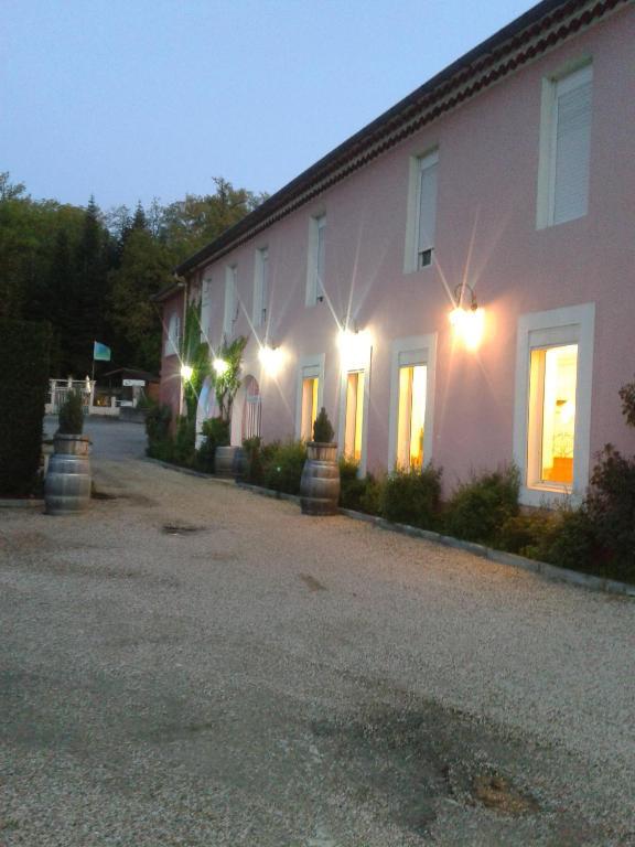 Hotel Castel D'Olmes Tabre Bagian luar foto