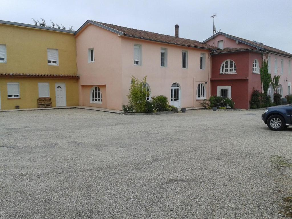 Hotel Castel D'Olmes Tabre Bagian luar foto