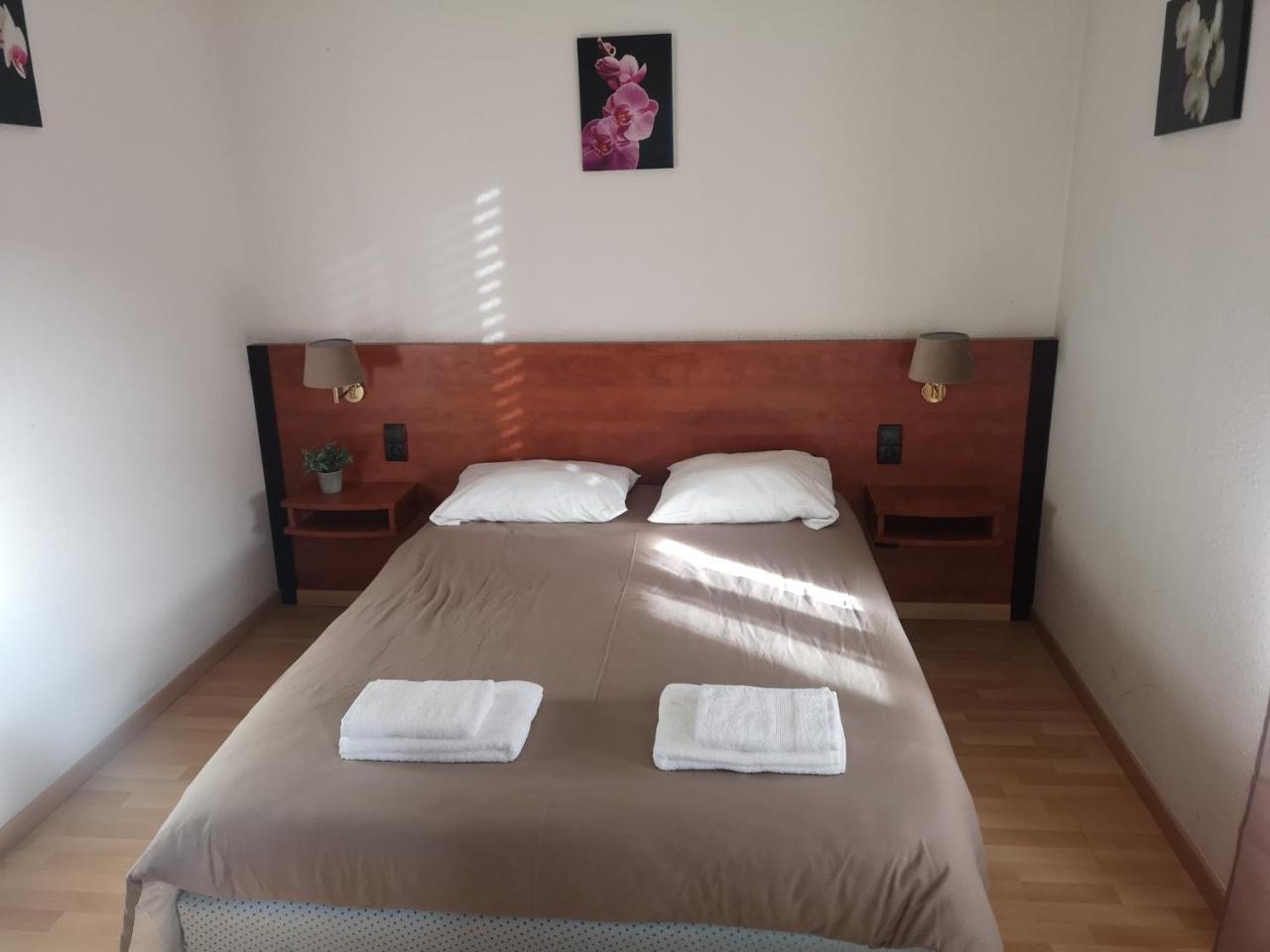 Hotel Castel D'Olmes Tabre Bagian luar foto