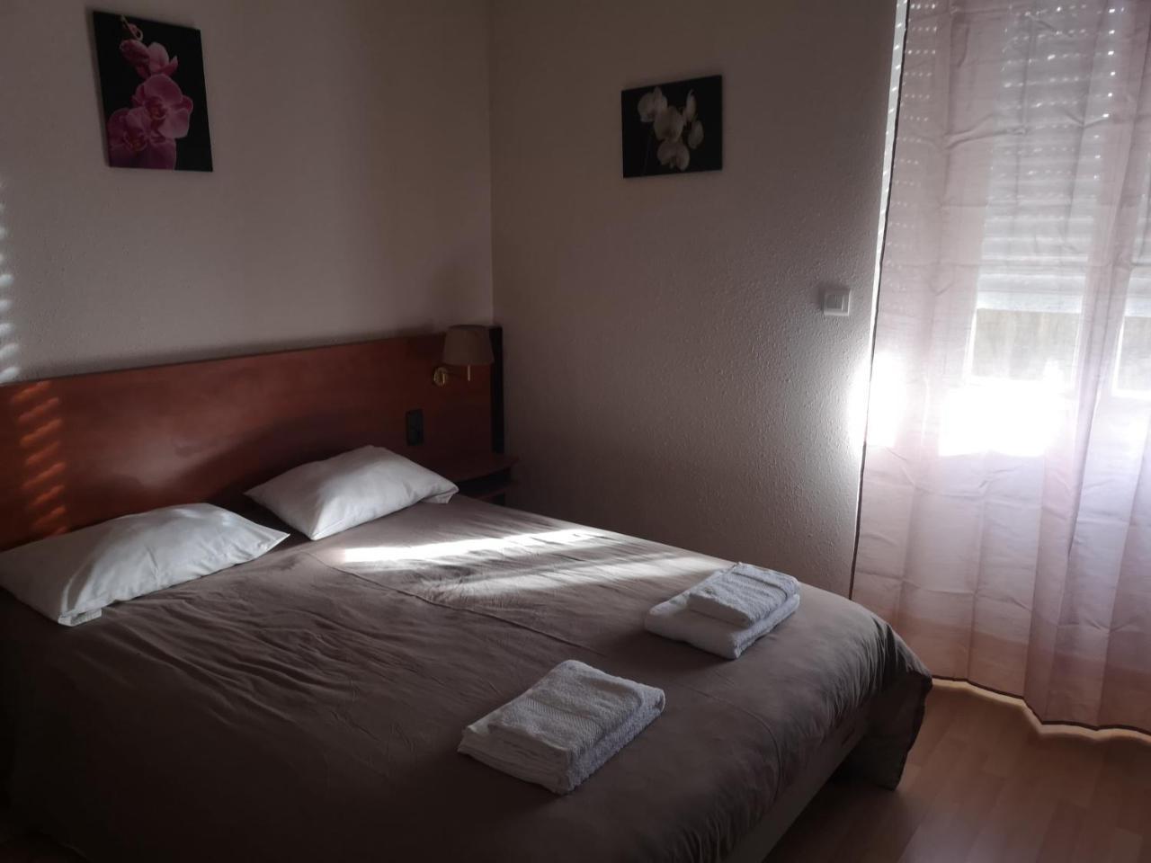 Hotel Castel D'Olmes Tabre Bagian luar foto