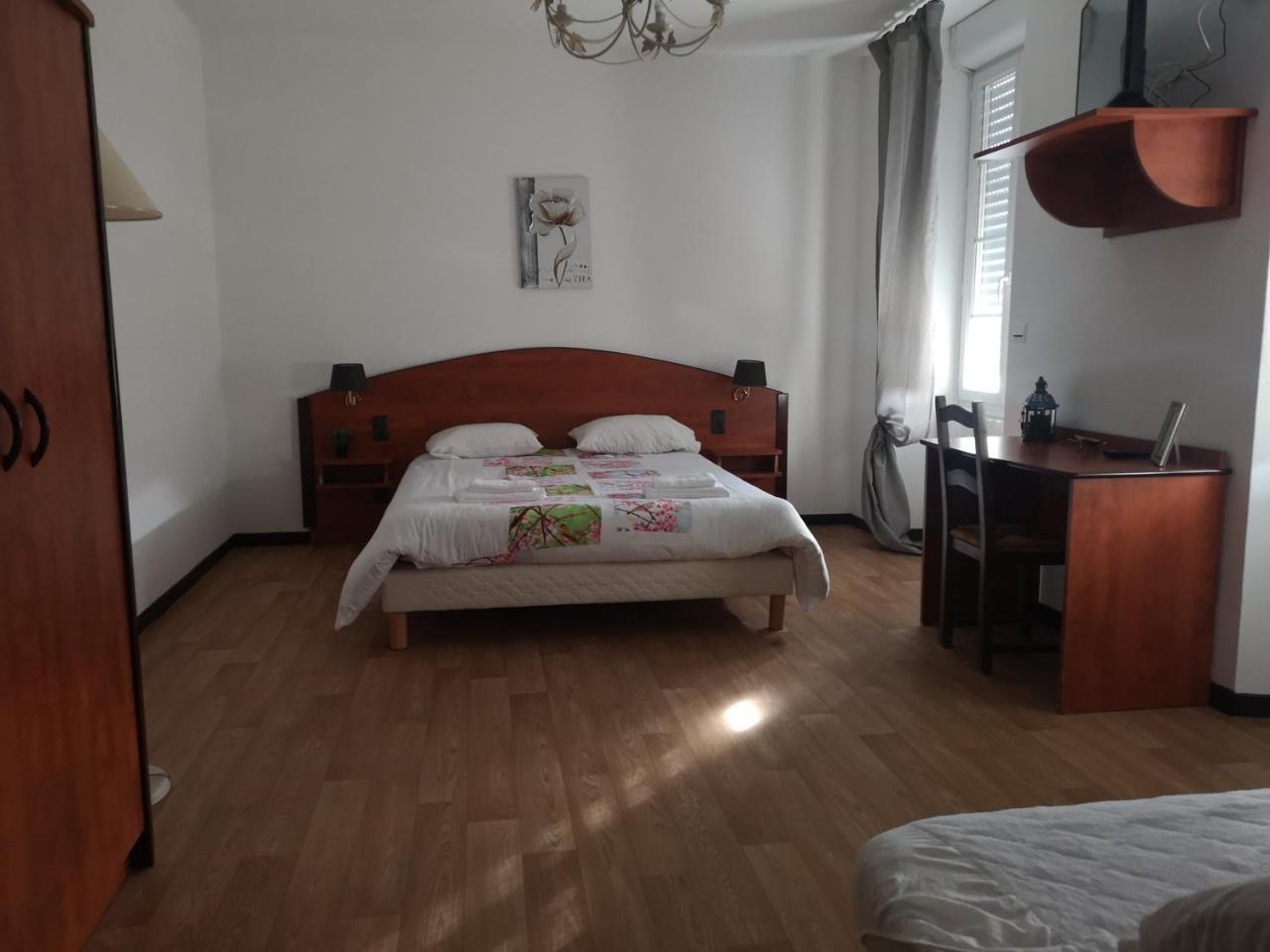 Hotel Castel D'Olmes Tabre Bagian luar foto