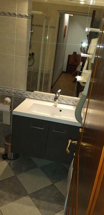 Hotel Castel D'Olmes Tabre Bagian luar foto